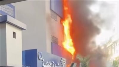 تفاصيل السيطرة على حريق مبنى بجوار قسم شرطة الازبكية 