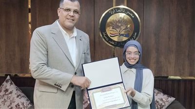 «تعليم دمياط» يكرم الطالبة «جنى غراب» لتفوقها الاستثنائي في الثانوية العامة