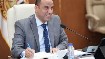وزير العمل يعلن إجازة رسمية مدفوعة الأجر للقطاع الخاص يوم 8 أكتوبر