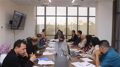 محافظ دمياط يتابع الخطة الاستثمارية لمديريتي الشئون الصحية والإسكان