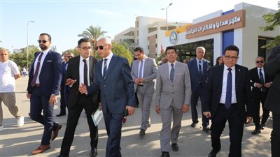 مجلس جامعة المنيا يتفقد المدينة الرياضية وملاعب التربية 