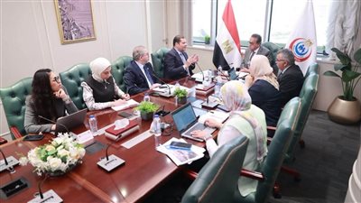 وزير الصحة يتابع معدلات الإنجاز في مشروع التأمين الصحي 