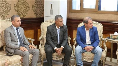 محافظ المنيا ونائب وزير الصحة يبحثان نتائج «هنتغير علشان ولادنا» والاستعداد للمرحلة الثانية 