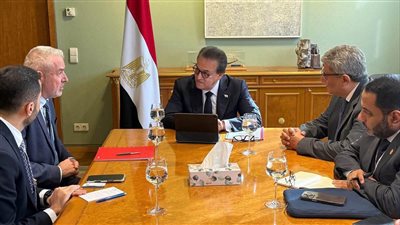 وزير الصحة يبحث مع «فريزينيوس ميديكال كير» الارتقاء بخدمات مرضى الاعتلال الكلوي