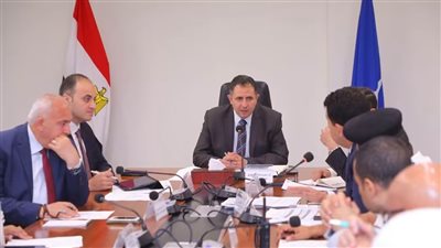 محافظ دمياط يترأس اجتماع مجلس إدارة مشروع الأسواق والسويقات لبحث سبل التطوير 
