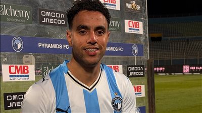 الشيبي يفوز بجائزة أفضل لاعب في مباراة بيراميدز وسيراميكا كليوباترا 