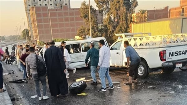 حادث تصادم سيارتين بالطريق الزراعي في القليوبية