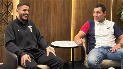 وزير الرياضة يستقبل بطل العالم مصطفى حسين بمطار القاهرة عقب تتويجه بذهبية المصارعة