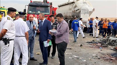 بعد مصرع وإصابة 47 شخصًا.. مدير أمن الفيوم يتفقد موقع حادث الطريق الصحراوي