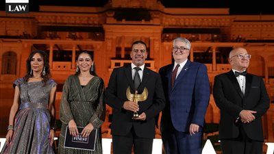 محمود عباس يحصل على جائزة The General Counsel of the Year
