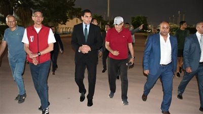 وزير الرياضة يتفقد المنشآت الملحقة باستاد القاهرة