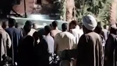 تشييع جثامين 3 شقيقات انهار عليهم منزلهم بأسيوط
