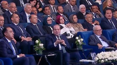 السيسي: مديونية قطاع البترول بلغت تريليونا و600 مليار جنيه