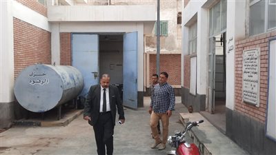 رئيس شركة مياه دمياط يتفقد رافع الصرف الصحي بالسنترال لمتابعة استعدادات فصل الشتاء