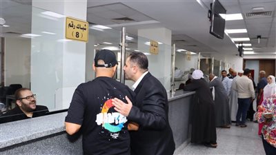 محافظ دمياط يتفقد المركز التكنولوجي لخدمة المواطنين ويتابع انتظام العمل ومستوى الخدمات المقدمة