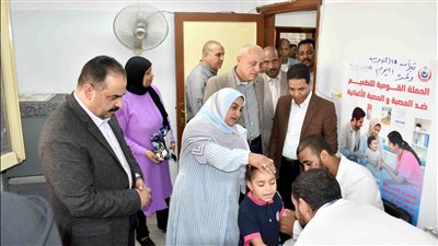 محافظ الأقصر يطلق الحملة القومية للتطعيم ضد الحصبة والحصبة الألمانية بالمحافظة.. صور