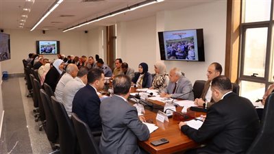 محافظ دمياط يرأس اجتماعًا لمتابعة أعمال لجنة الإصحاح البيئي ومنظومة النظافة
