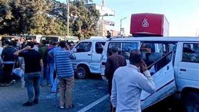 بالأسماء.. إصابة 6 أشخاص في حادث تصادم ميكروباص بالمنيا