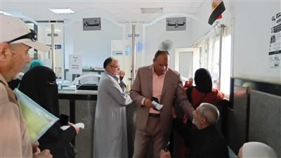 محافظ دمياط يتابع جهود الوحدات المحلية لرفع كفاءة الخدمات وتحسين النظافة والإنارة