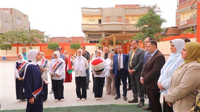 محافظ دمياط يتفقد أعمال التوسعة والتطوير بمدرستي ماهررخا الثانوية ومصباح زهران بفارسكور