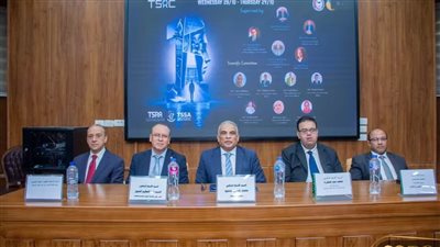 رئيس جامعة طنطا وعميدكلية الطب 