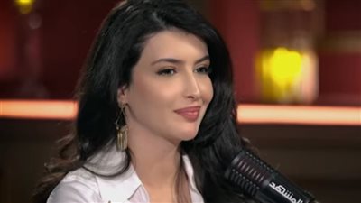 سارة بركة تكشف أسرار طفولة قاسية: افتقدت حنان والدي وسامحته بعد سنوات من الغضب