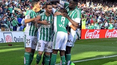 ريال بيتيس يعمق جراح فالنسيا بهدف كاسترو في الليجا الإسبانية