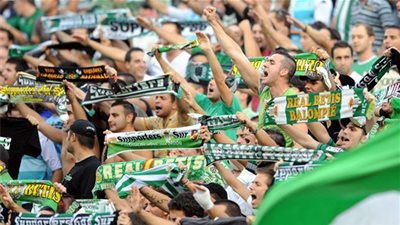 جماهير ريال بيتيس الأولى على العالم من حيث دعم الفريق 