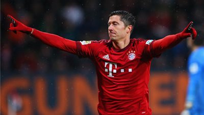 «ليفاندوفسكى» يرفض الرحيل إلى ريال مدريد فى وجود «كريستيانو رونالدو»