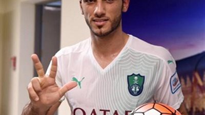 السومة يقود هجوم الأهلي أمام الهلال في نهائي كأس ولي العهد السعودي