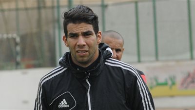 عبد الحفيظ يطمئن علي إكرامي بعد حادث السيارة