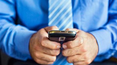 أضرار الهاتف المحمول على العلاقة الحميمة و صحة الإنسان