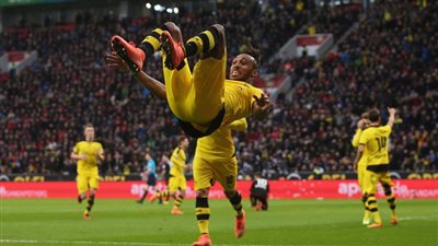 بوروسيا دورتموند يهزم باير ليفركوزن بهدف أوباميانج في البوندسليجا