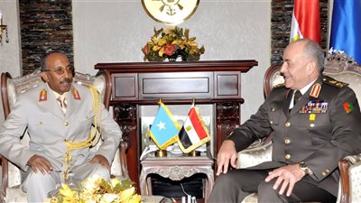  رئيس أركان القوات المسلحة يستقبل  قائد الجيش الصومالي