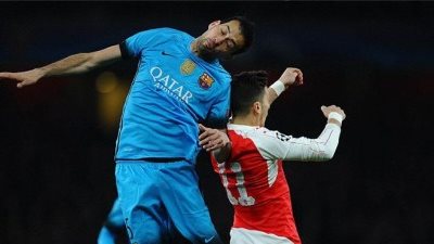 «ريدناب» لاعب توتنهام السابق يمدح «بوسكيتس» بعد لقاء آرسنال