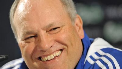 بالفيديو ... شاهد مدرب الاهلي الجديد يحتفل عاريا في شوارع انجلترا 