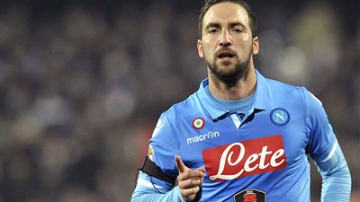 هيجواين يتخذ قرارًا بعدم تجديد عقده مع نابولى