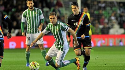 ريال بيتيس يتعادل مع رايو فاليكانو بهدفين لكل منهما في الليجا الإسبانية