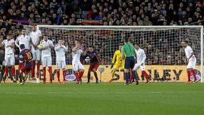 برشلونة يتغلب علي إشبيلية 1/2 .. و يغرد وحيداً في صدارة الليجا الإسبانية