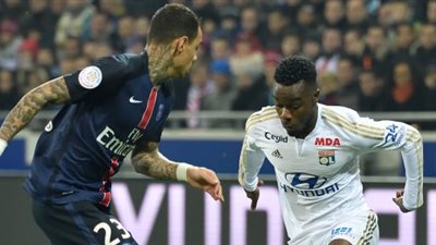 ليون يوقف قطار إنتصارات باريس سان جيرمان بثنائية في الدوري الفرنسي 