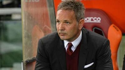 مدرب ميلان ينفى رحيله عن تدريب الفريق