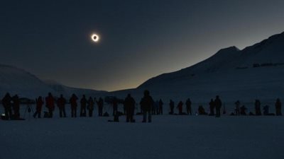 بالفيديو.. ظاهرة كسوف كلى نادر للشمس