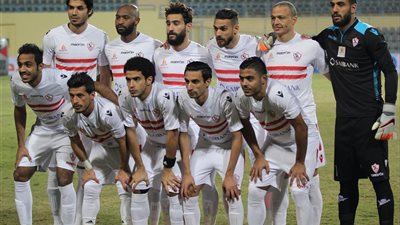 لاعبو الزمالك والجهاز الفنى شاهدو لقاء البى اس جى والبلوز 
