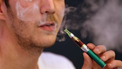 دراسة تكشف خطورة السجائر الإلكترونية 