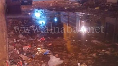 بالصور.. مياه الصرف الصحي تغرق أحياء المحلة الكبرى