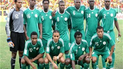 الحر ب الكلامية تبدأ .. مدرب نيجيريا يرد على مدرب مصر 