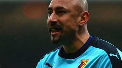 حارس واتفورد: أرسنال ليس فريق بطولات