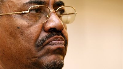 «الجارديان»: الفشل في القبض على البشير «أمر غير قانوني»