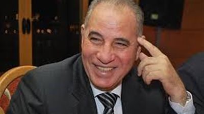 أحمد الزند يغادر القاهرة متوجهًا إلى الإمارات