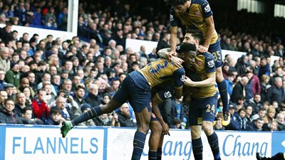 آرسنال (النني) يهزم إيفرتون بثنائية نظيفة في البريميرليج 